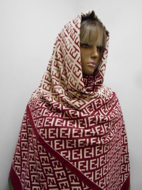  Fendi палантин