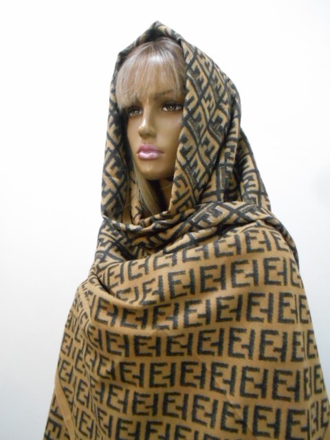  Fendi палантин