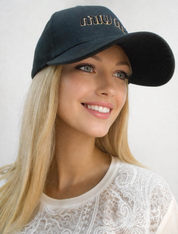  Бейсболка miumiu