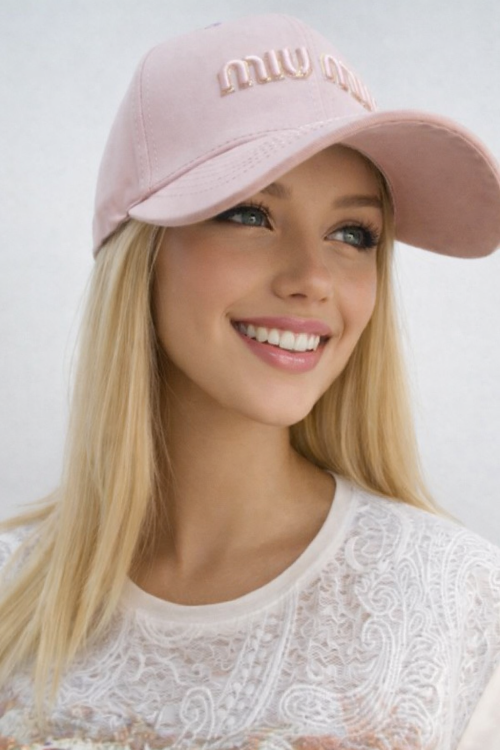  Бейсболка miumiu