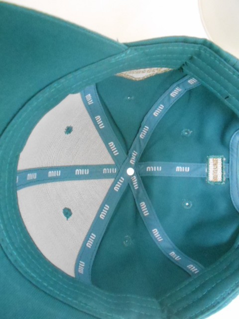  Бейсболка miumiu