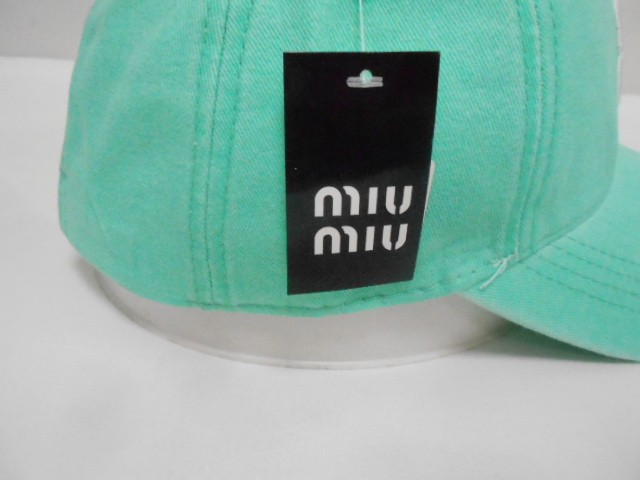  Бейсболка miumiu