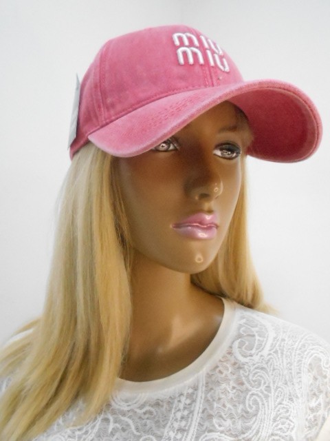  Бейсболка miumiu