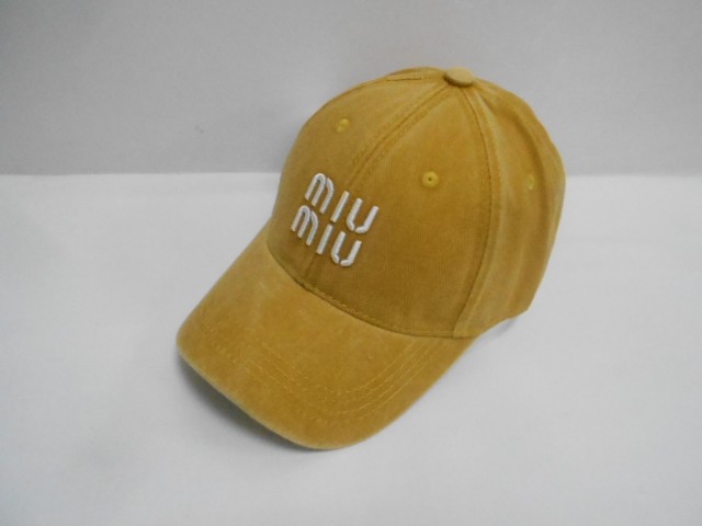  Бейсболка miumiu