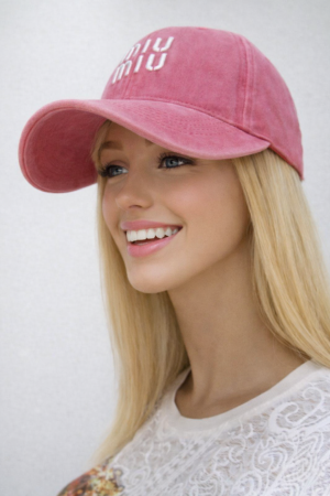  Бейсболка miumiu