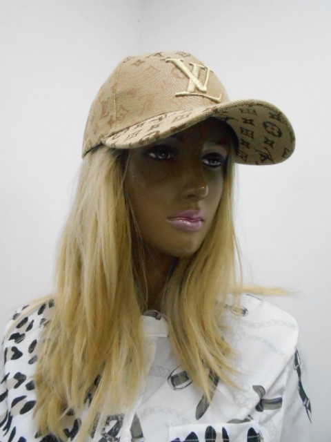  Бейсболка LY