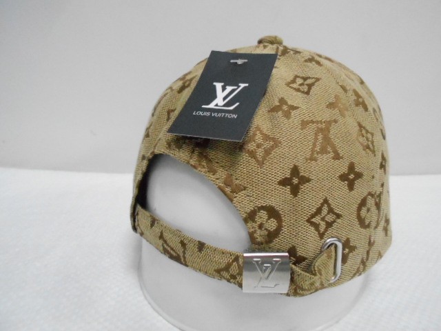  Бейсболка LY