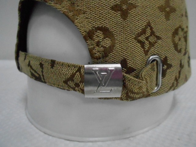  Бейсболка LY