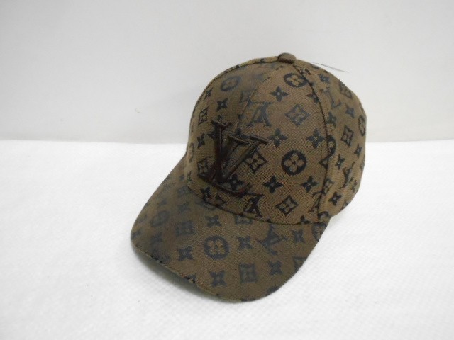  Бейсболка LY