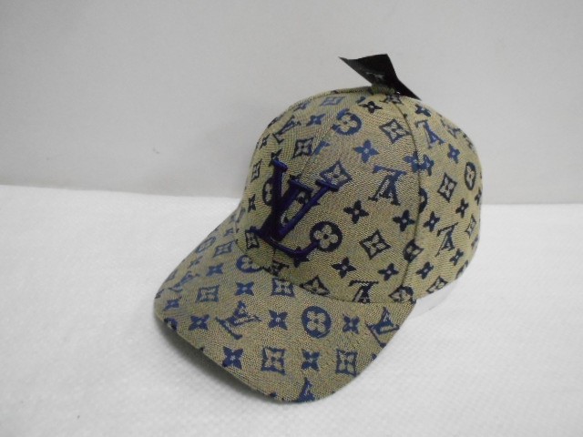  Бейсболка LY