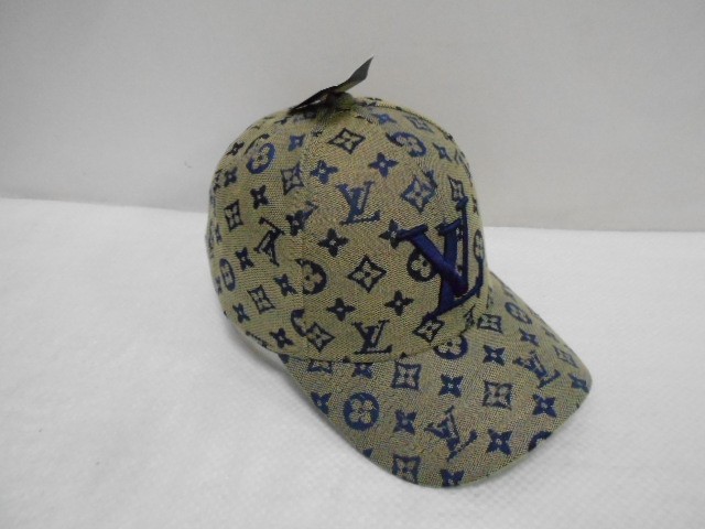  Бейсболка LY