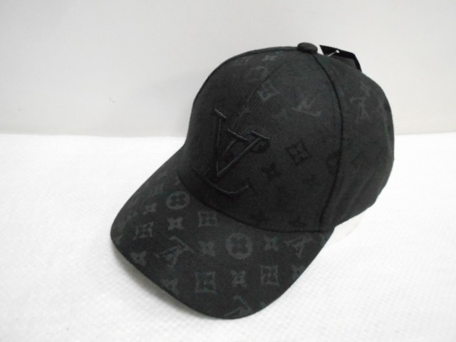  Бейсболка LY