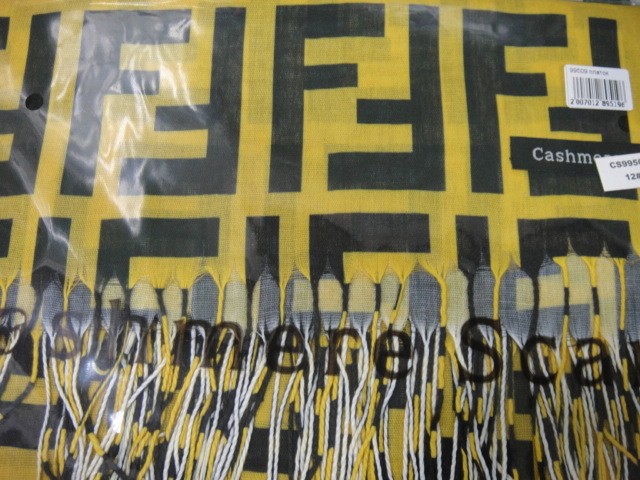  Fendi платок