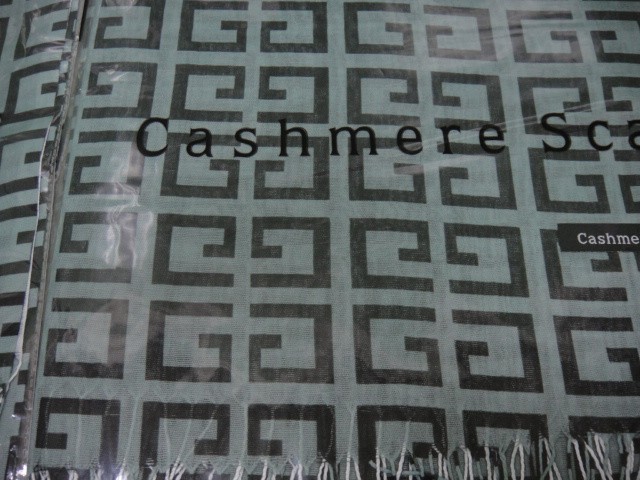  Живанши палантин