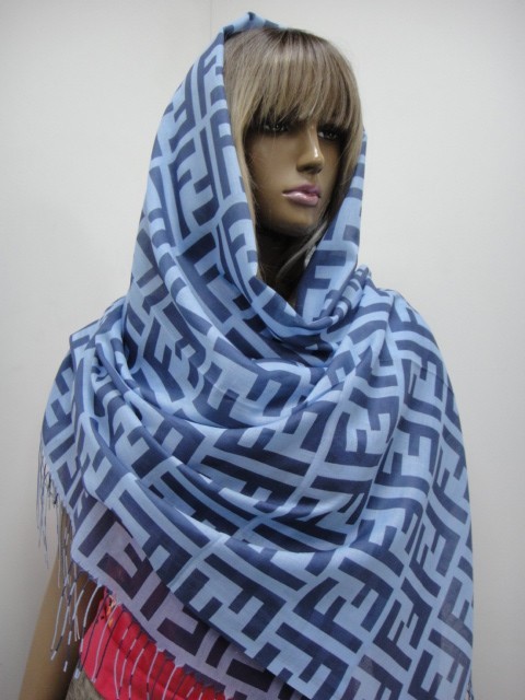 Fendi палантин