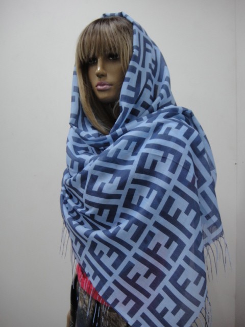 Fendi палантин