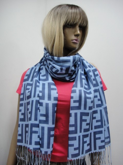 Fendi палантин