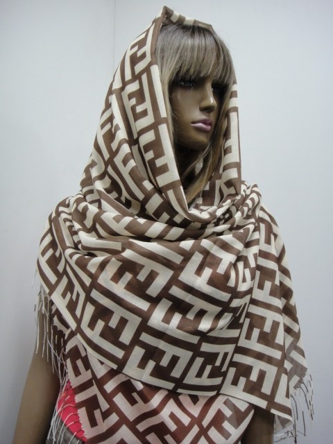 Fendi палантин