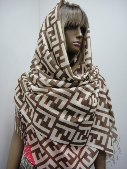 Fendi палантин