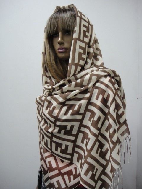 Fendi палантин