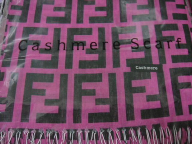 Fendi палантин