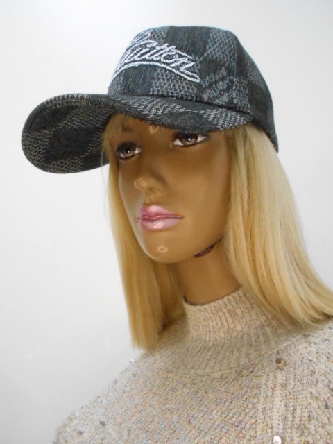  Бейсболка LV