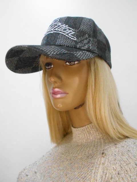  Бейсболка LV