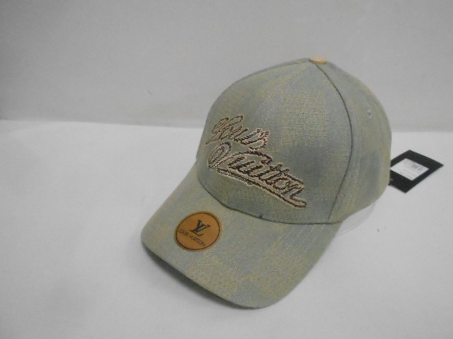  Бейсболка LV