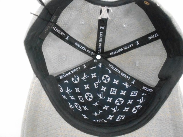  Бейсболка LV