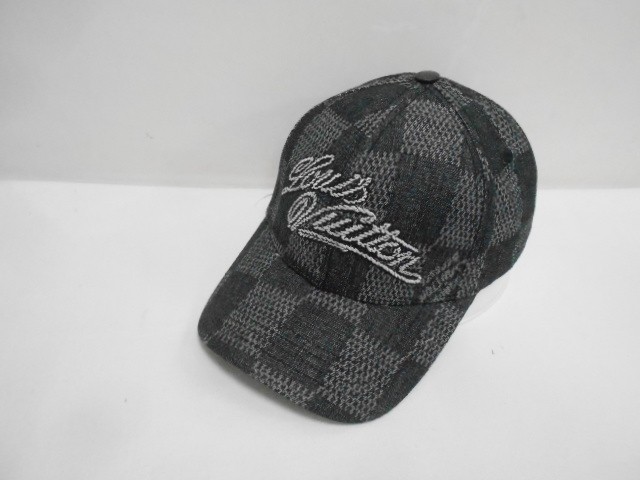  Бейсболка LV