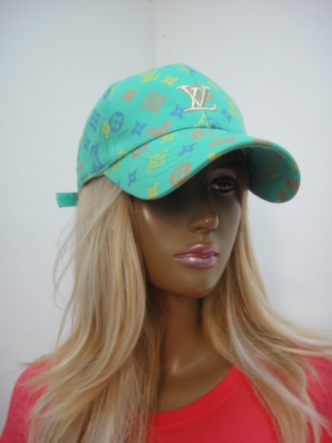  Бейсболка LV
