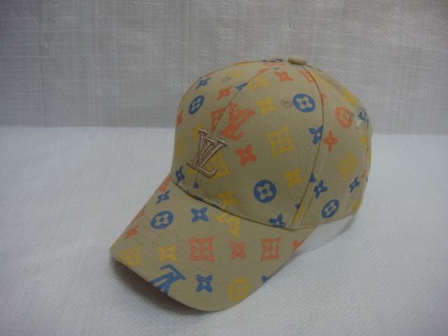  Бейсболка LV