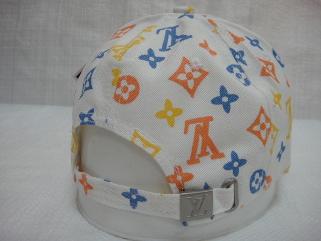  Бейсболка LV