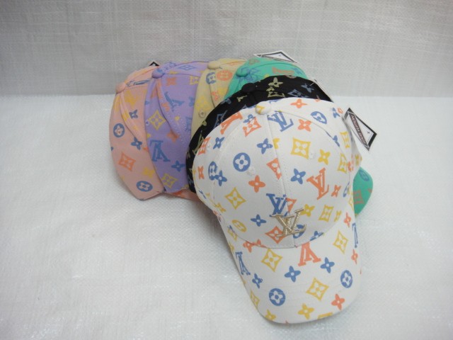  Бейсболка LV