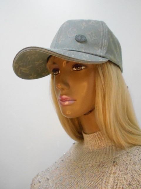  Бейсболка LV