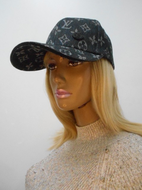  Бейсболка LV