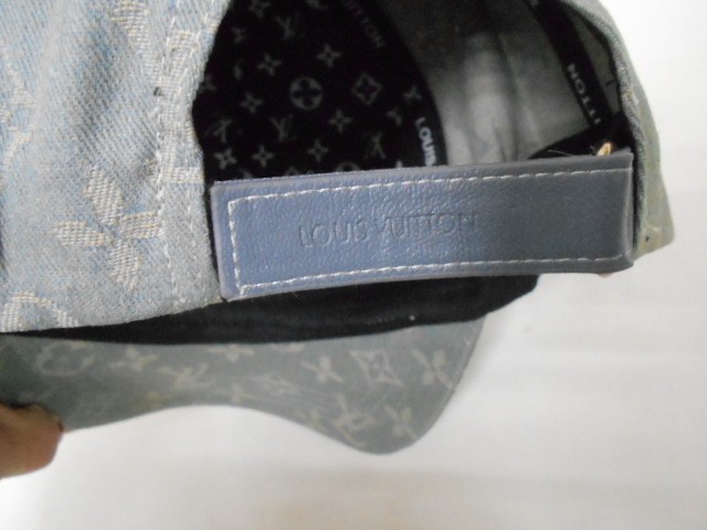  Бейсболка LV