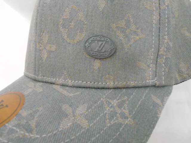  Бейсболка LV