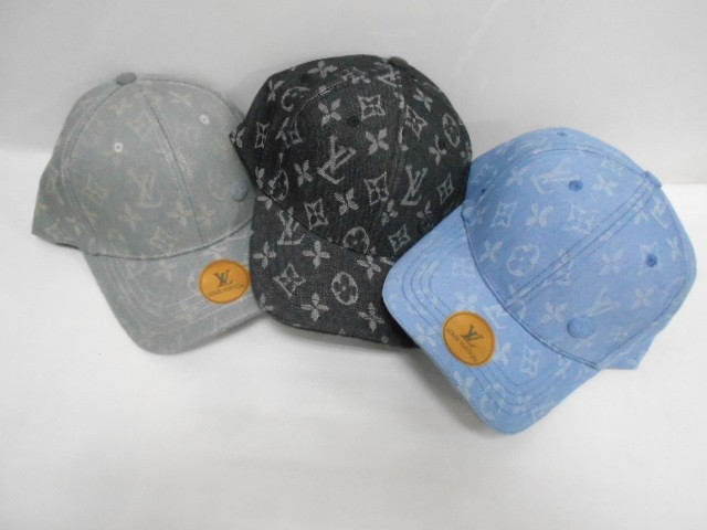  Бейсболка LV