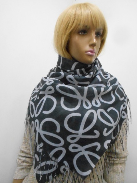  Loewe палантин