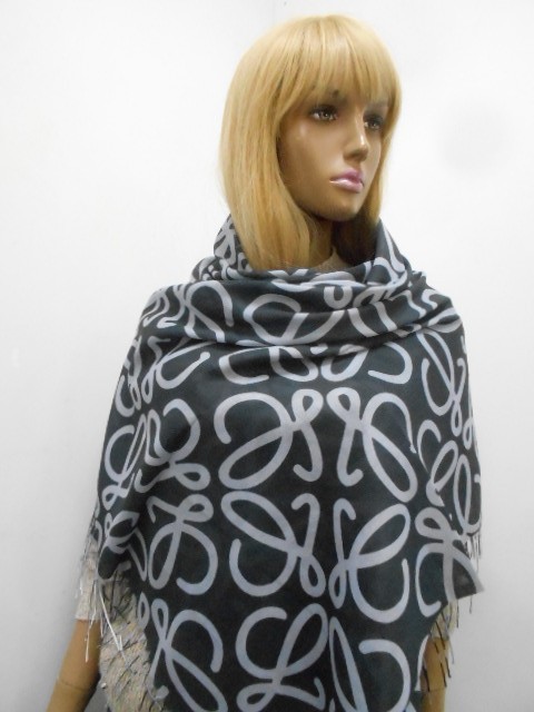  Loewe палантин