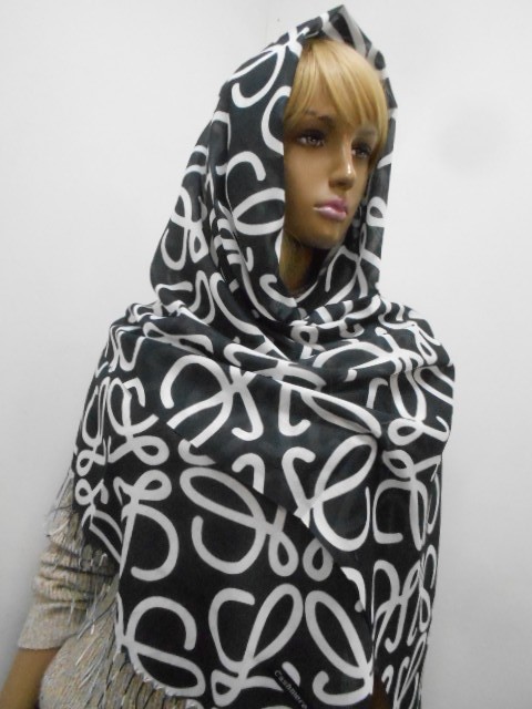  Loewe палантин