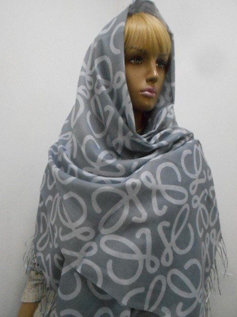  Loewe палантин