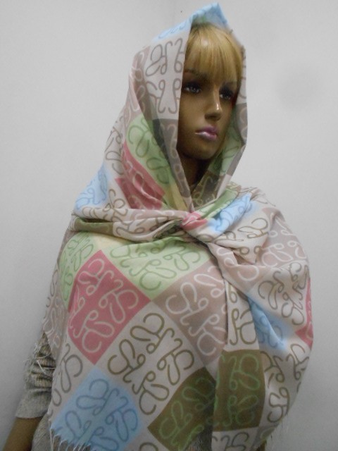  Loewe палантин