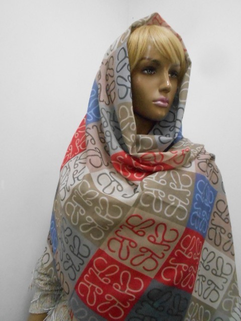  Loewe палантин