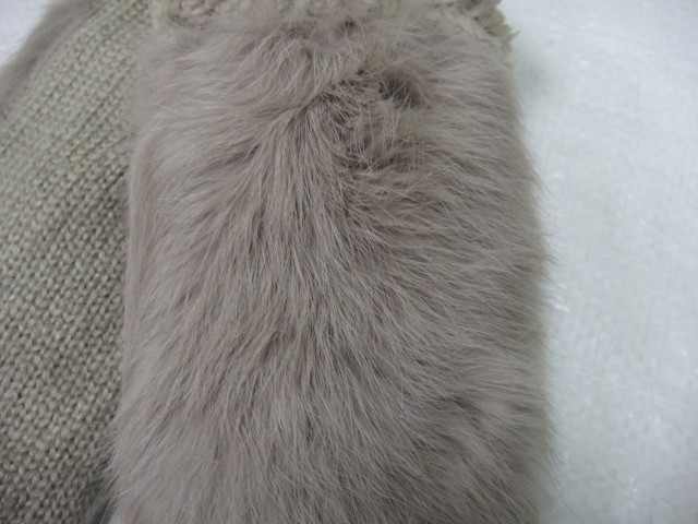  Варежки жен. с песцом