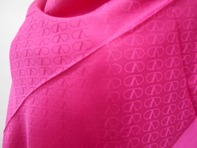 Валентино платок