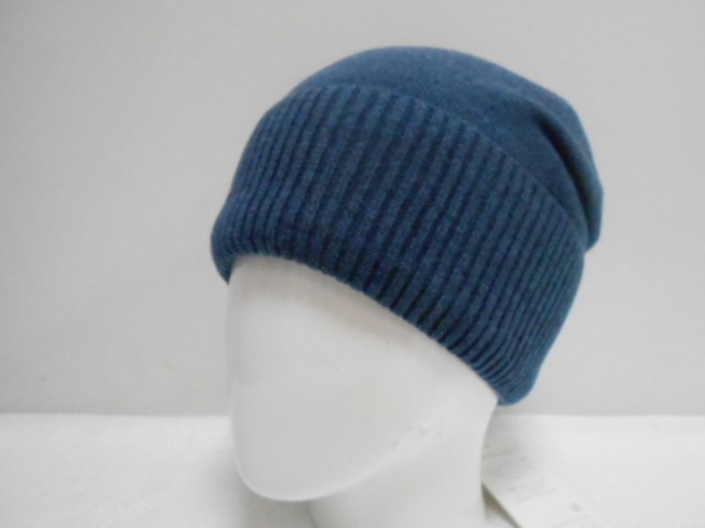 Грей шапка с пряжкой