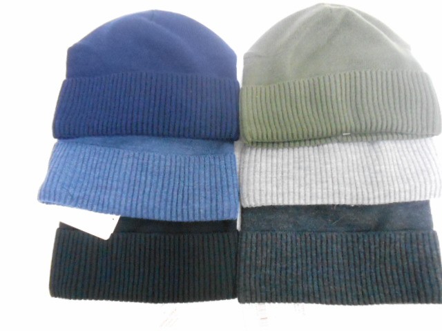 Грей шапка с пряжкой