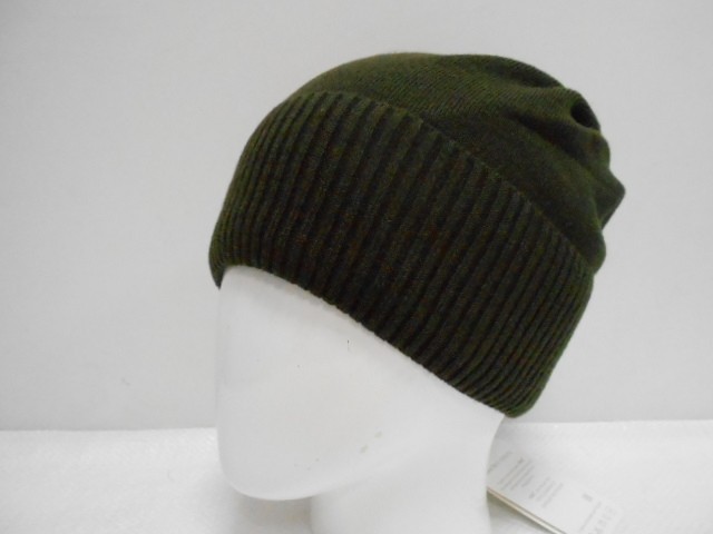 Грей шапка с пряжкой